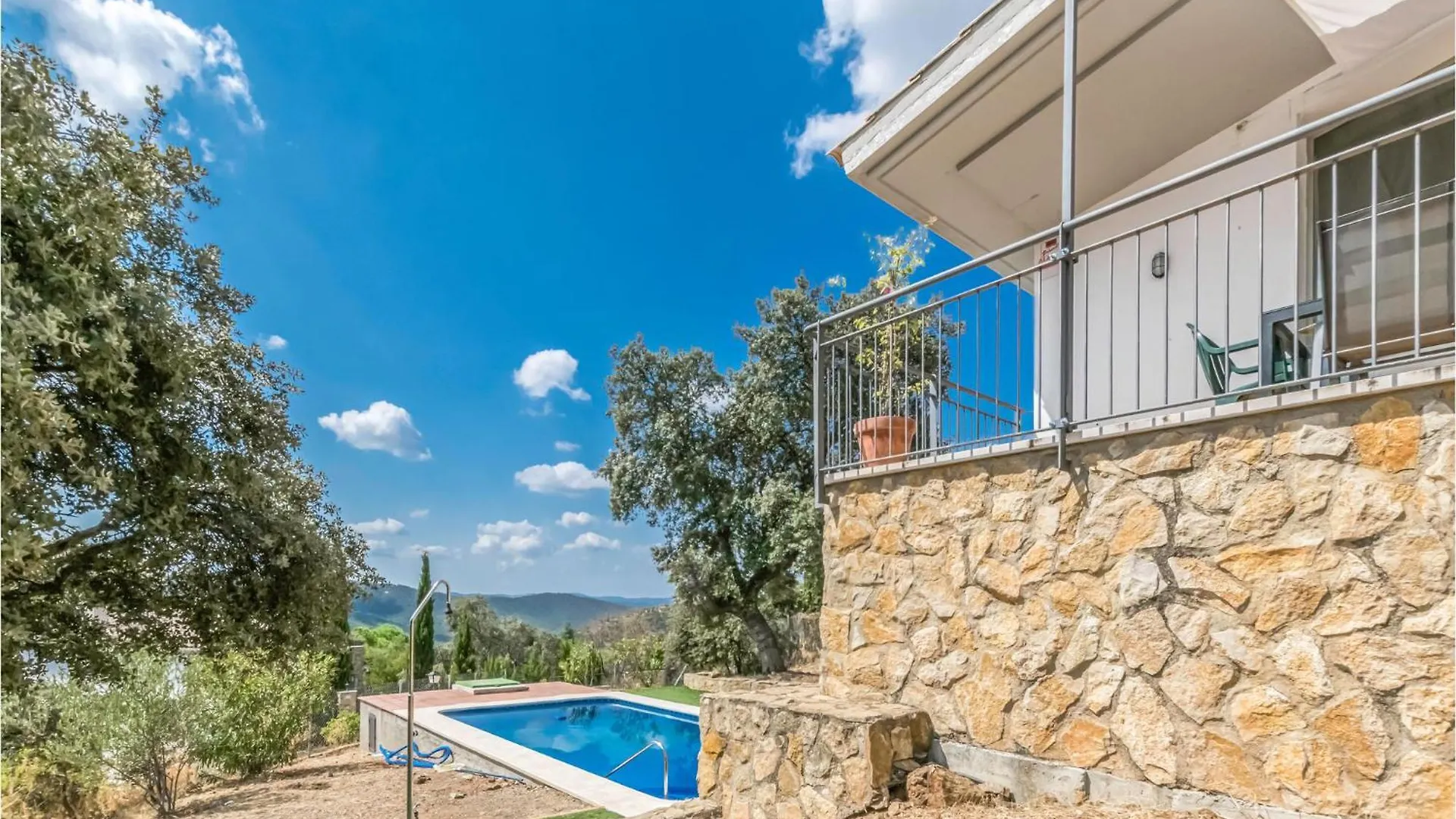 Stunning Home In Villaharta